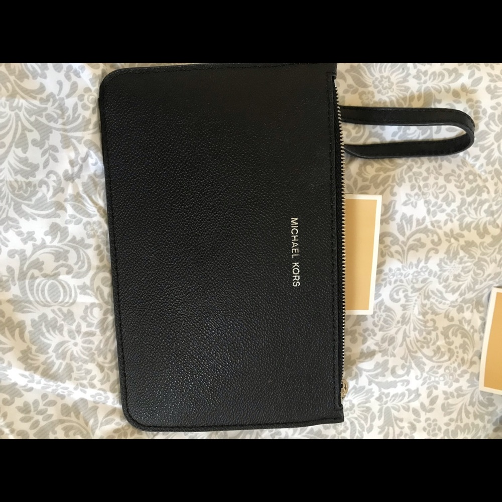 MK small wristlet